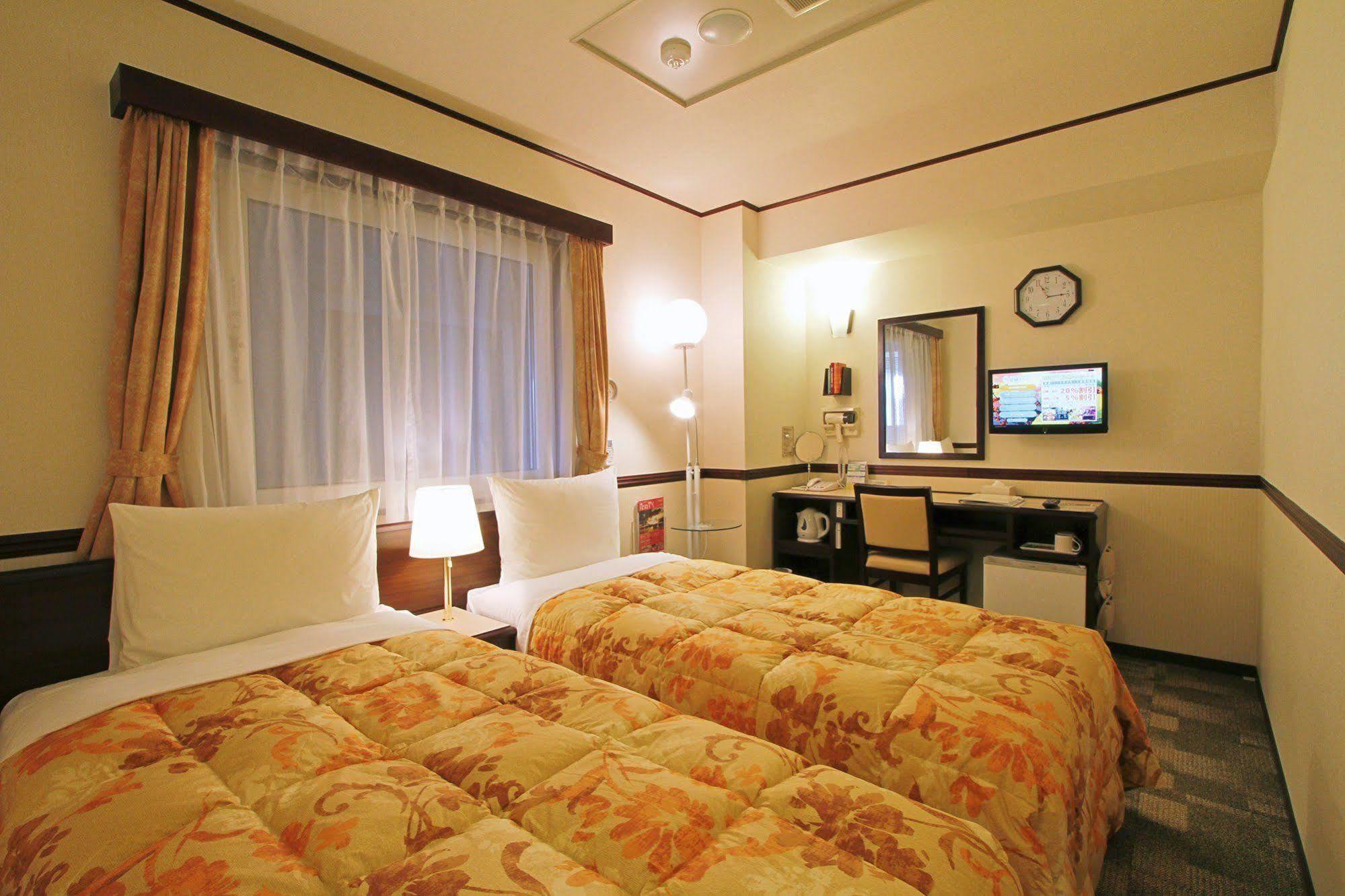 Toyoko Inn Yokohama Sakuragicho Esterno foto